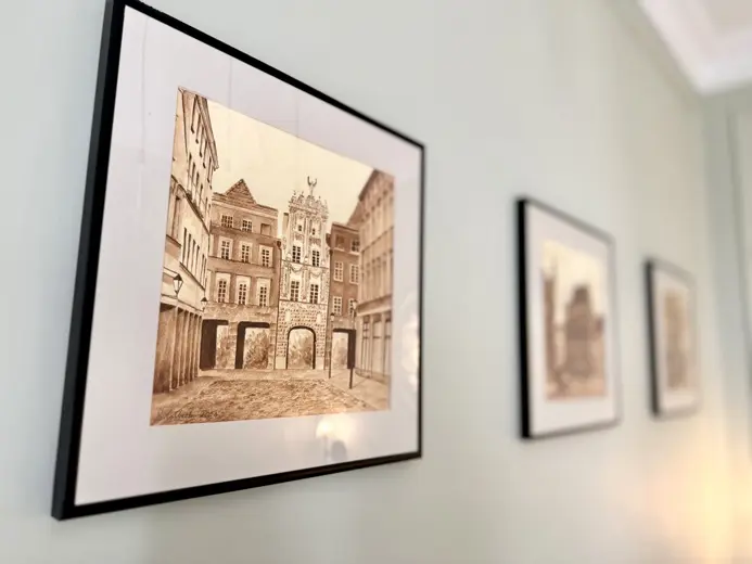 Krótkie spojrzenie na serię ram z czarno-białymi fotografiami ulic.
