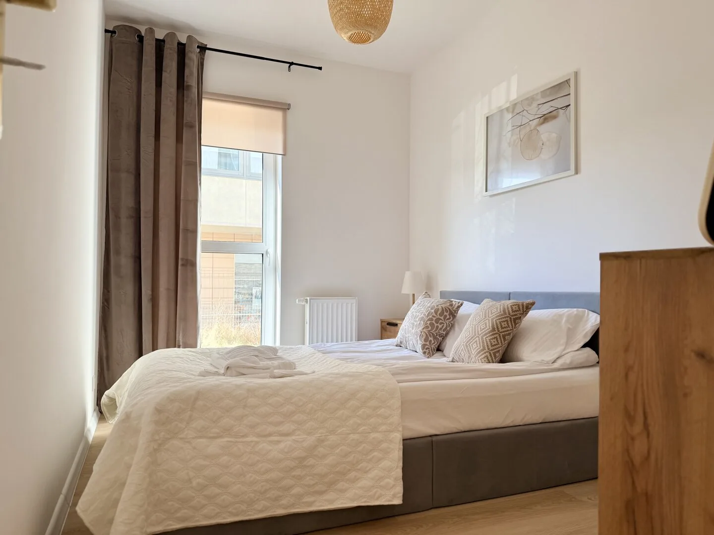 Apartament dla 4–6 osób w Toruniu. Jak wybrać wygodny nocleg dla rodziny lub grupy?