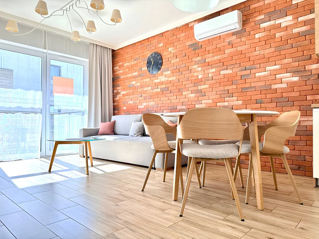 Apartament w Toruniu z balkonem lub tarasem. Jak wybrać odpowiedni nocleg?